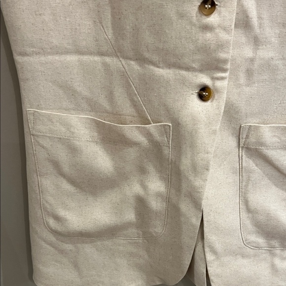 Commense Light Beige Button-Up Vest - Picture 5 of 6